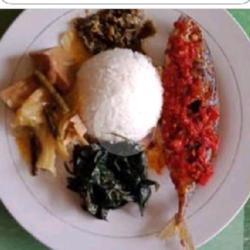 Nasi Ikan Kembung Balado