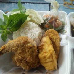 Nasi Pecel Ayam Tahu Tempe