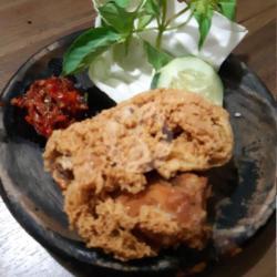 Nasi Lalapan Ayam Kremes