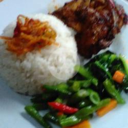 Nasi Ayam Kecap   Sayur   Teh Tawar