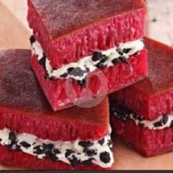 Red Velvet Ketan Susu