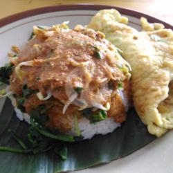 Sego Pecel Telur Dadar