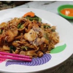 Kwitiau Goreng Telor   Baso Ikan