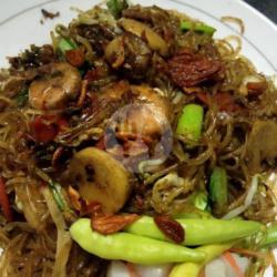 Bihun Goreng Seafood Pedas Free Ed Teh Segar