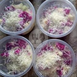 1 Porsi Salad Buah Dengan Buah Buahan Segar Susu  Mayones Keju