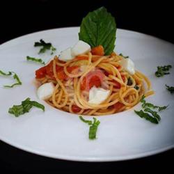 Spaghetti Tomato And Mozzarella