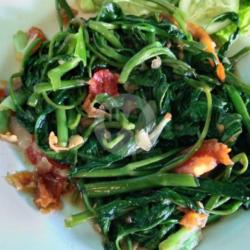 Tumis Kangkung Bumbu Kencur