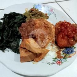 Nasi Ayam Goreng Balado Gurih Komplit