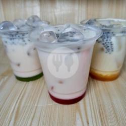 Ice Yakult Cocopandan Milk