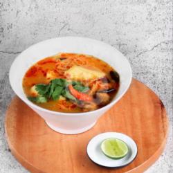 Tomyum Fishball Noodle Soup