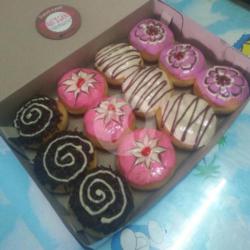 Donat Topping Coklat Mesis,stowberry,vanilla,taro