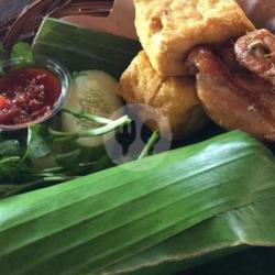 Nasi Timbel Bakar Komplit Khas Bandung   Ayam Goreng