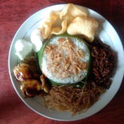 Nasi Uduk Jengkol Semur