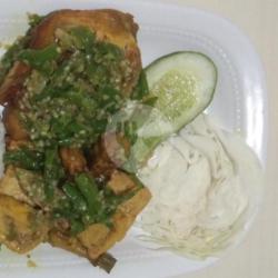 Ayam Cajo  Tahu Tempe Dan Lalapan