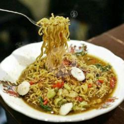 Mie Rebus