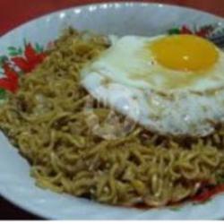 Indomie Goreng Telur Mata Sapi