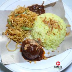 Nasi Kuning Telur Itik Masak Habang