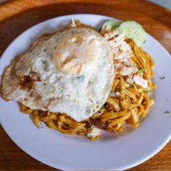 Mie Goreng (fried Noodle)  Egg