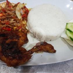 Nasi Ayam Lemak