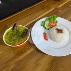 Ikan Tuna Bumbu Kuning   Nasi