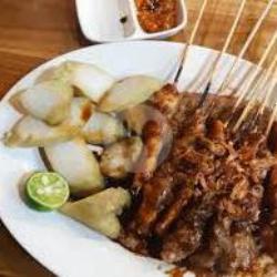 Sate Kambing   Lontong