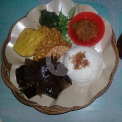 Paket Tahu Tempe Jamur  Es Teh