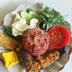 Nasi Merah Lele Goreng Srundeng