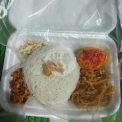 Nasi Uduk Telor Bulat Sambel