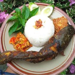 Pecel Lele Plus Nasi