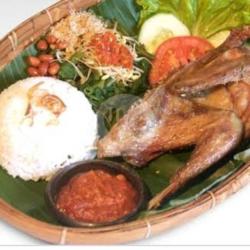 Nasi Campur Bebek Goreng Plecing Kangkung Sambel Trasi