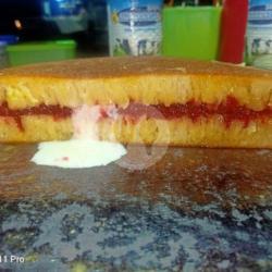 Martabak Strawbery