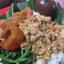 Nasi Tumpang Telur Utuh