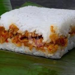 Nasi Kepal Isi Ayam