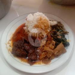 Nasi Padang Rendang Sapi Khas Minang