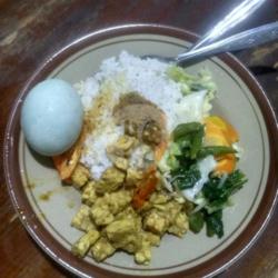 Nasi Campur Telur Asin