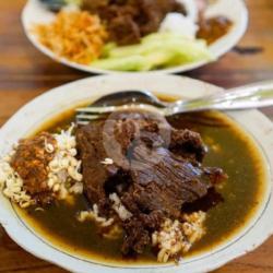 Nasi Rawon Empal   Dadar Jagung   Es Teh / Teh Hangat