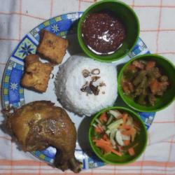 Nasi Putih Special Ayam Goreng.