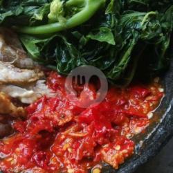 Nasi   Ikan Asin Tipis   Tempe Goreng   Sambel Mentah   Daun Ubi Rebus