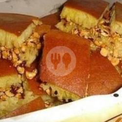 Martabak Manis Isi Kacang