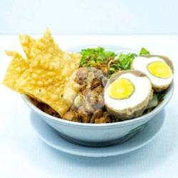 Mie Ayam Pangsit Urat Tenis  Ceker