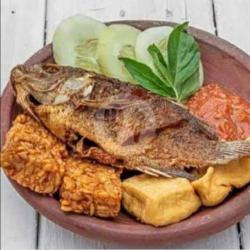 Nasi Penyetan Mujaer Sambel Pedas