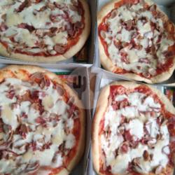 Pizza Mozarella Tanpa Pinggir