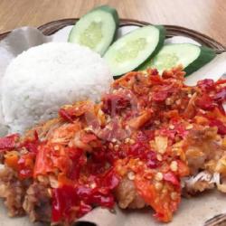 Ayam Ngelunjak Geprek 2pcs Nasi Kol Goreng Timun Sambel