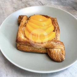 Peach Cream Brulee Danish