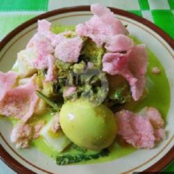 Ketupat Gulai Paku