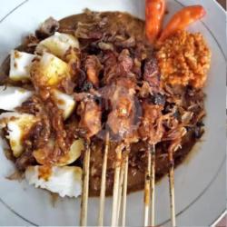 40 Tusuk Sate Ayam Lontong