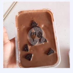 Chocolate Puding With Oreo