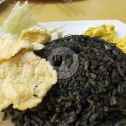 Nasi Goreng Tinta Hitam