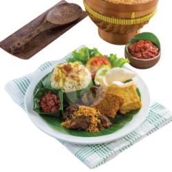 Nasi Uduk Empal Kremes