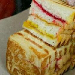 Roti Bakar Strobery Nanas Coklat Susu